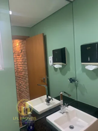 Imagem Conjunto comercial para venda, com 4 salas e 2 vagas. Bela Vista