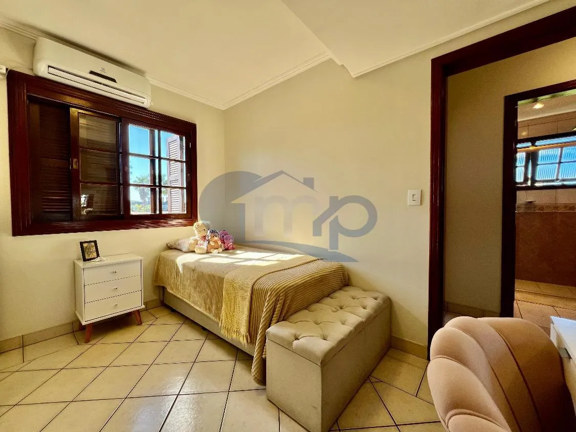 Imagem Casa a venda com 4 dormitorios na Guarita em Torres/RS