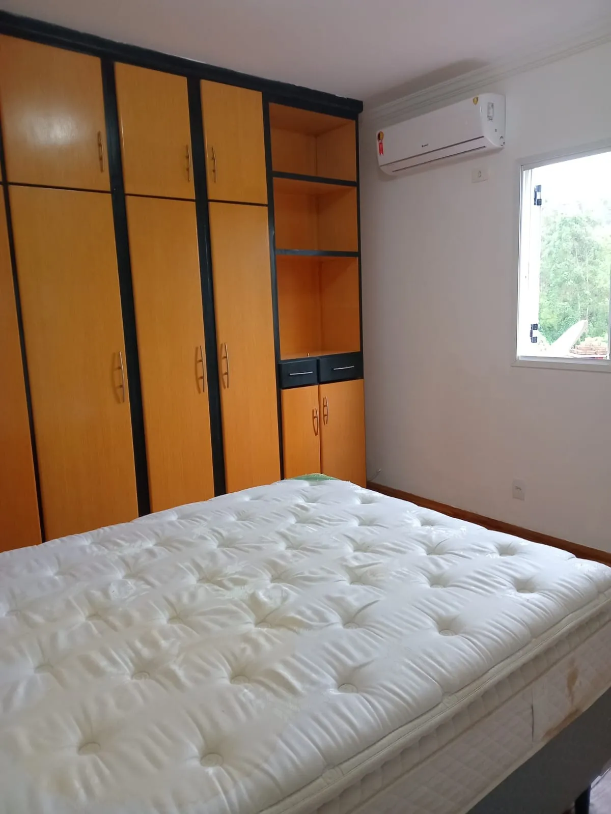 Imagem Casa de alto padrão em condomínio no Tamboré, Santana de Parnaíba-SP: 4 quartos, 4 suítes, 2 salas, 4 banheiros, 4 vagas.
