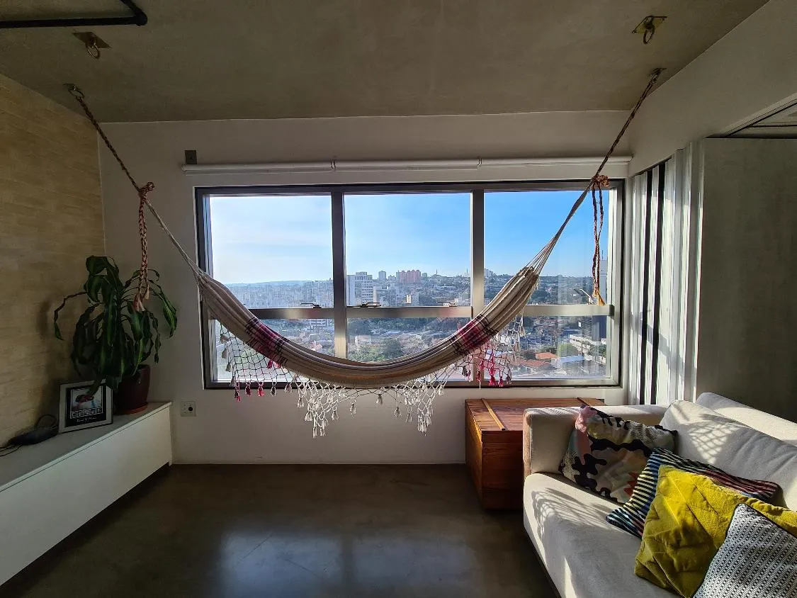 Imagem Apartamento aconchegante e versátil no Cambuí com quarto desmontável e moveis planejados.