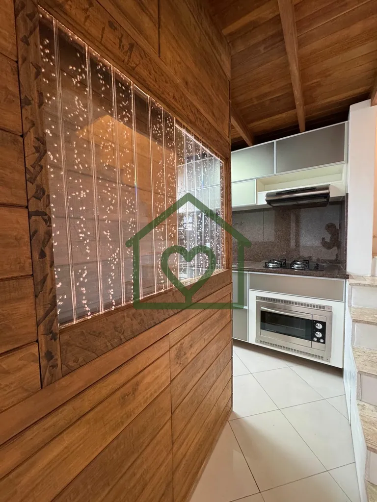 Imagem Excelente apartamento duplex, localizado em região valorizada do bairro Petrópolis, próximo a div...
