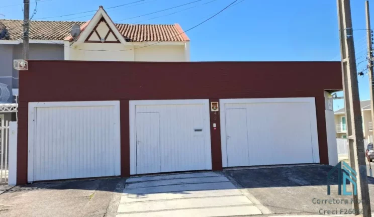 Imagem Sobrado 03 quartos c/suíte, ático, espaço nos fundos, no Tingui em Curitiba PR