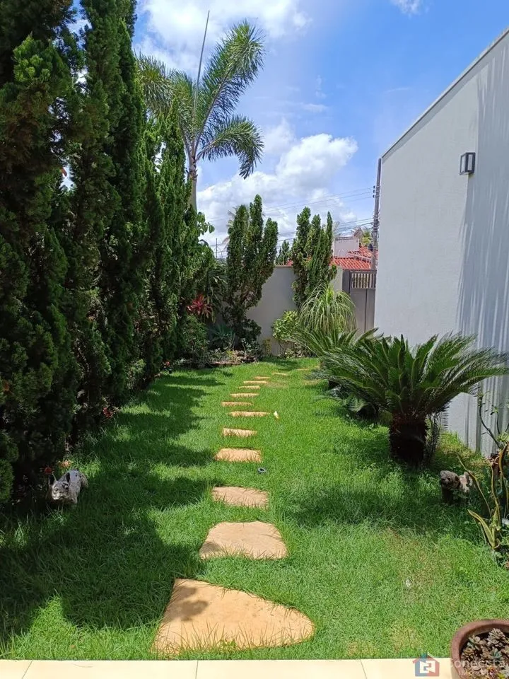 Imagem Casa à venda, 193 m² por R$ 950.000,00 - Valparaíso - Patos de Minas/MG