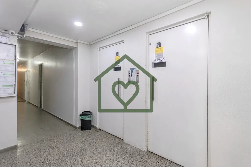 Imagem Descubra o seu novo lar em Porto Alegre, RS! Este charmoso apartamento localizado na Av. Princesa Is...