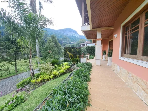 Imagem Casa para Venda em Teresópolis, Agriões, 4 dormitórios, 3 suítes, 4 banheiros, 5 vagas