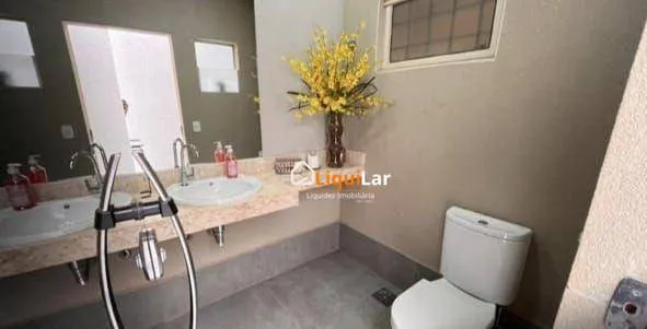 Imagem Espaçosa e Bem Localizada.