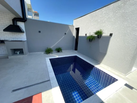 Imagem Casa com 3 Suítes e Piscina - Santana de Parnaíba/SP