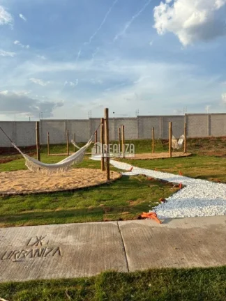 Imagem Terreno à venda no Condomínio Residencial Jardins, no bairro Recreio dos Bandeirantes em Uberaba