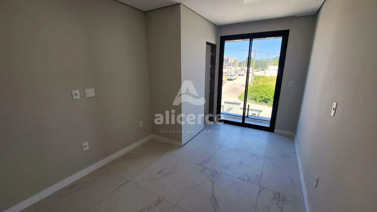 Imagem Sobrado à venda com 2 quartos 2 suítes, 92m² em Potecas São José