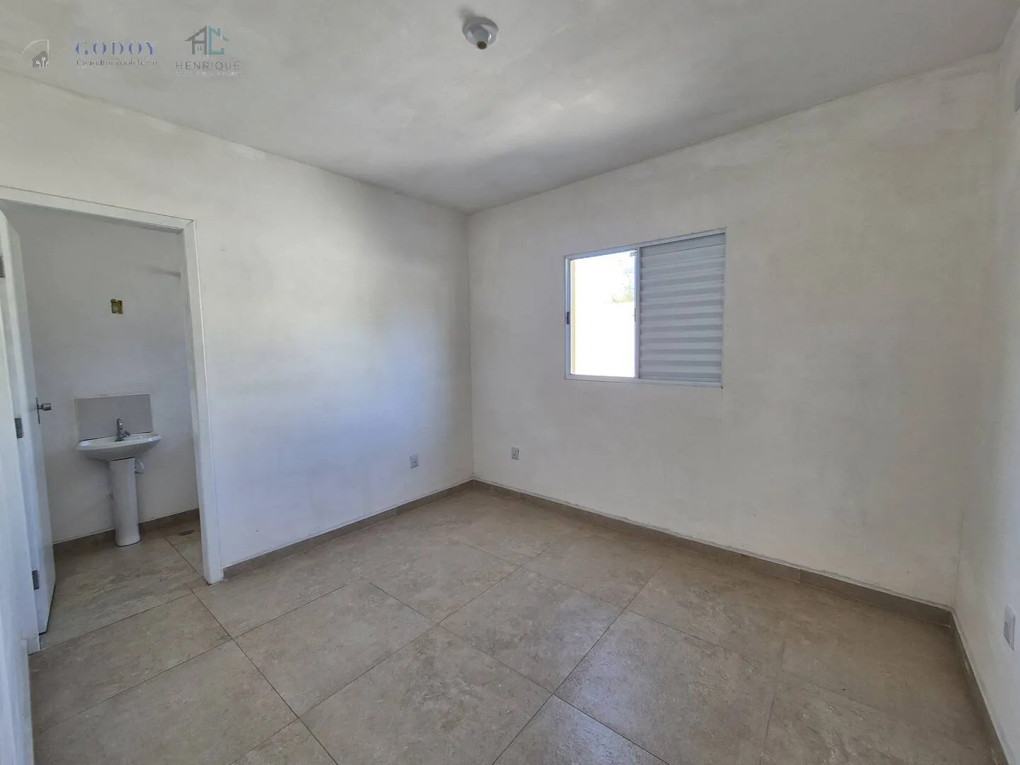 Imagem Casa Térrea com 3 Dormitórios sendo 1 suite em Condomínio Fechado