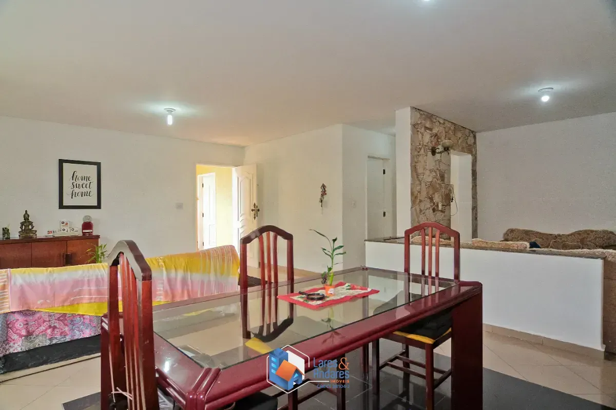 Imagem Sobrado para venda em Parque São Domingos com 4 quartos, sendo 1 suíte, 310m²