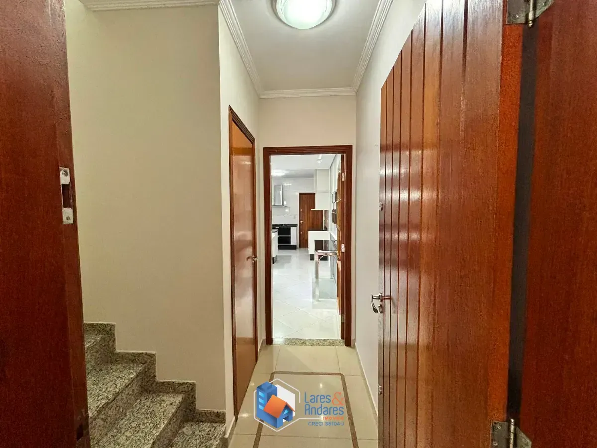Imagem Sobrado para venda em Jardim Mangalot com 3 quartos, sendo 1 suíte, 193m²