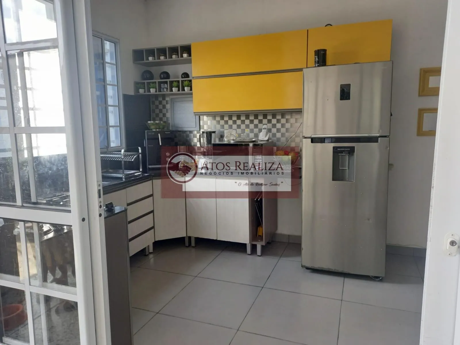 Imagem Sobrado à Venda no Parque Alto do Rio Bonito, SP - 4 Dorms, 680mil