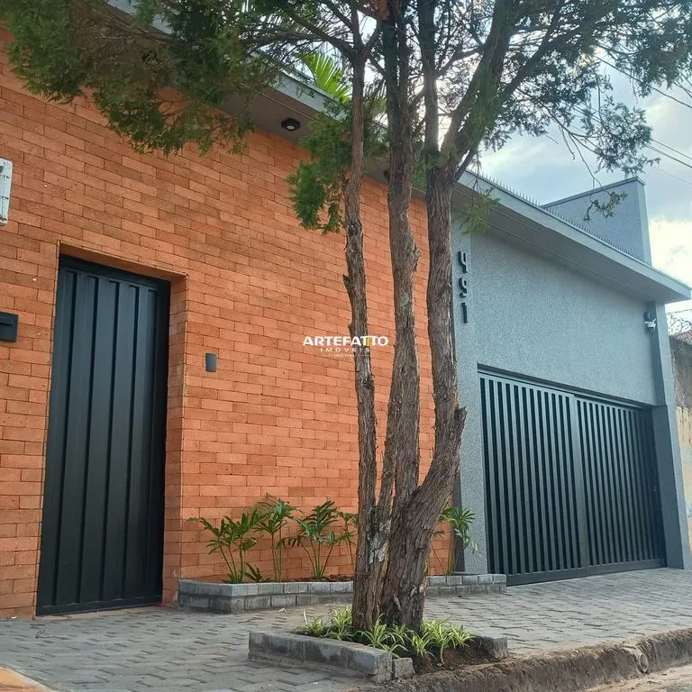 Imagem Casa com 4 dormitórios no bairro São Joaquim