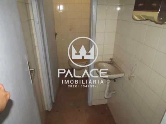 Imagem Barracão com 261m² , sendo 250m² de vão livre, com copa e 02 banheiros, copa, 03 vagas de recuo,...