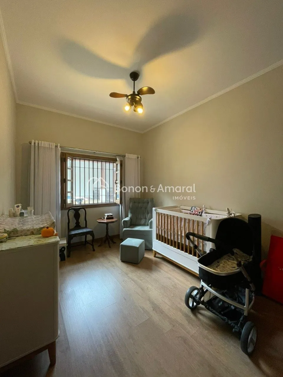 Foto do imóvel Casa em bolsão com portaria, 4 quartos, 357 m² à venda no Jardim das Paineiras em Rua Carlo Macchi, 44 - Jardim das Paineiras, Campinas - SP