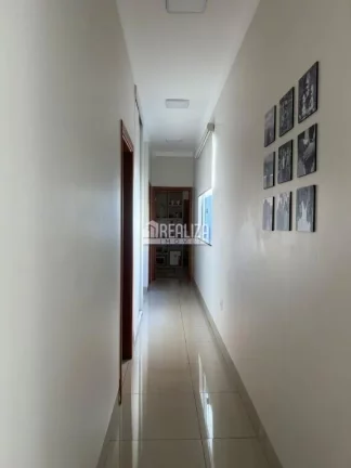 Imagem Casa com piscina aquecida e varanda gourmet no Condomínio Estância dos Ipês, em Uberaba!