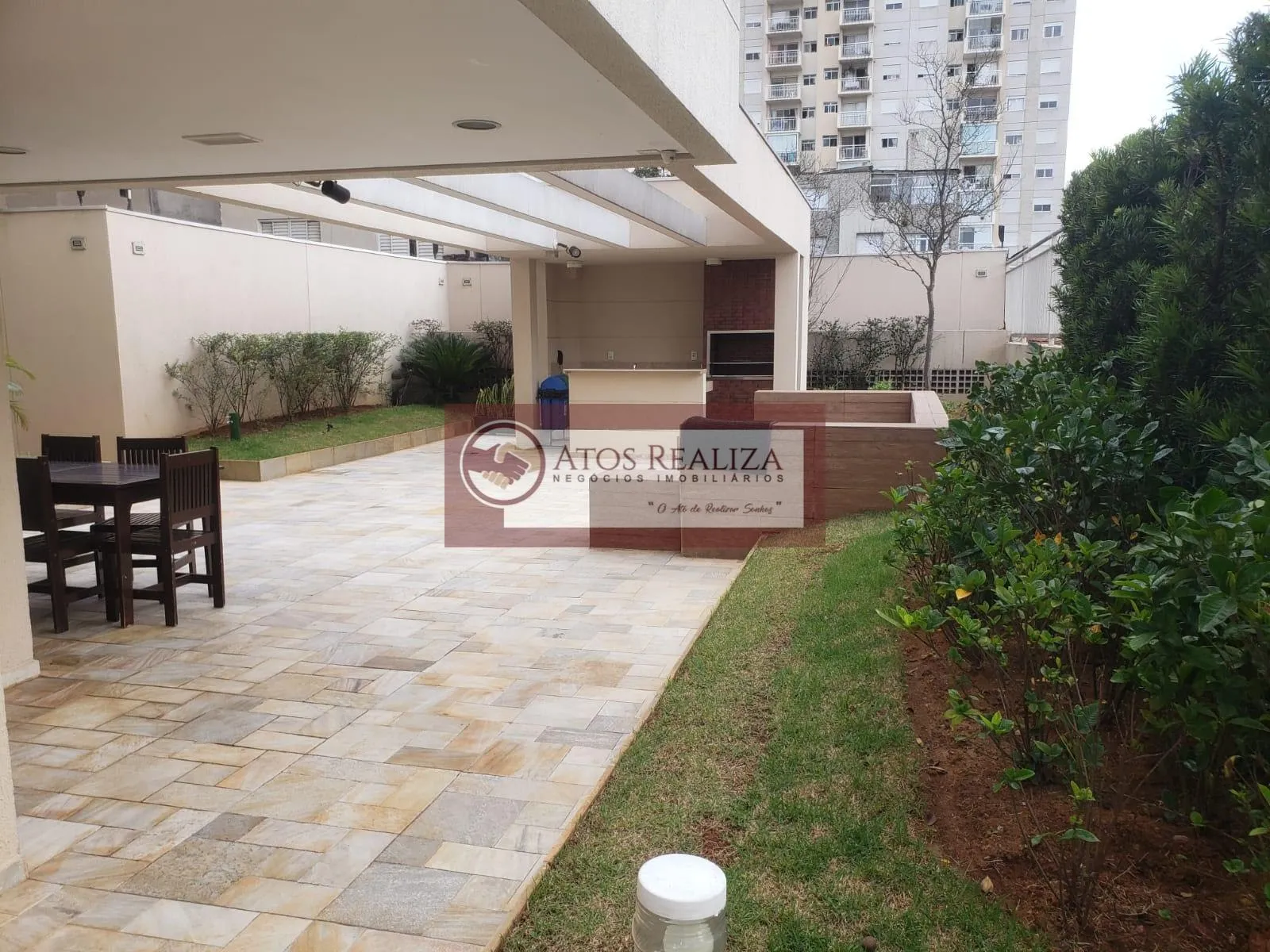 Imagem Apartamento a VENDA no Ipiranga. Vendo lindo Apartamento no bairro Ipiranga, imóvel de 71m² com 2 Dormitirios, sendo 1 Suíte com Ar condicionado, sacada de frente para praça da Independência, sol e ventilação por todo dia, 1 vaga de garagem fixa e coberta