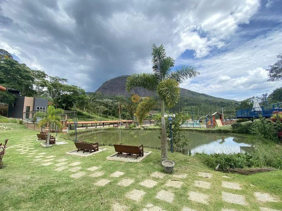 Imagem Terreno em Condomínio para Venda em Teresópolis / RJ no bairro Fazenda Alpina