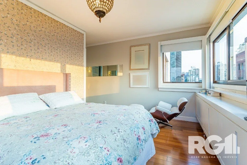 Imagem Apartamento semimobiliado, 167 m², 3 suítes e 3 vagas de garagem no bairro Bela Vista.