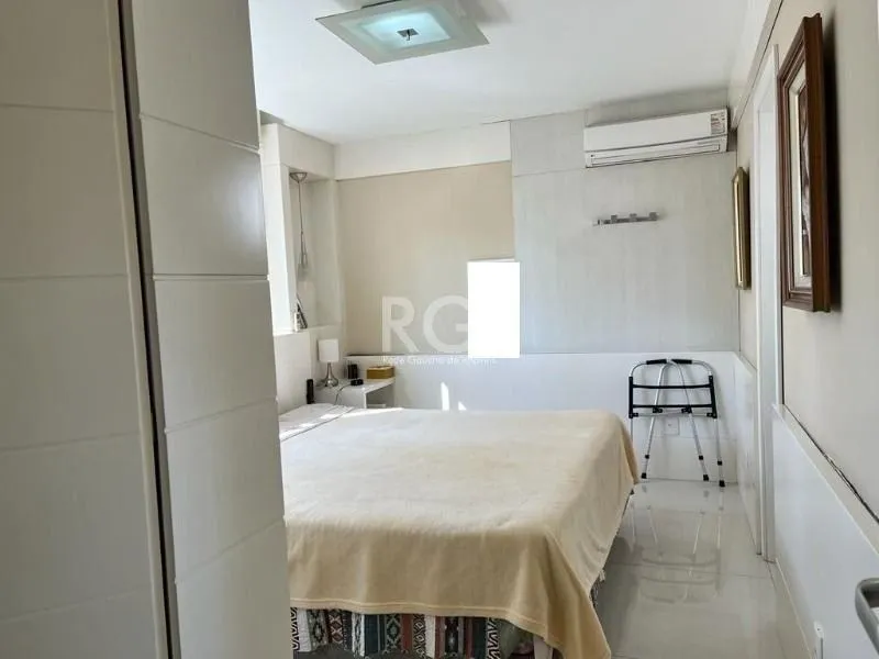 Imagem excelente apto na carlos gomes, jto anita.... Apartamento para Venda - 125m², 3 dormitórios, sendo 1 suites, 2 vagas - Auxiliadora