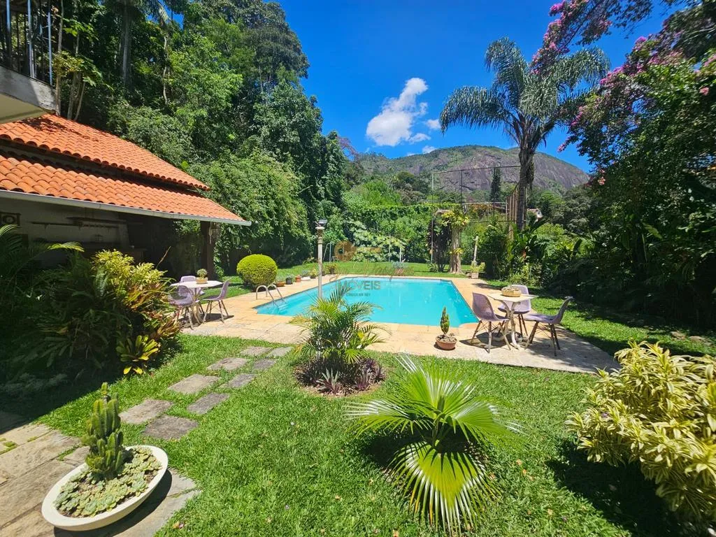 Imagem Casa em Condomínio para Venda em Teresópolis / RJ no bairro Parque do Imbui