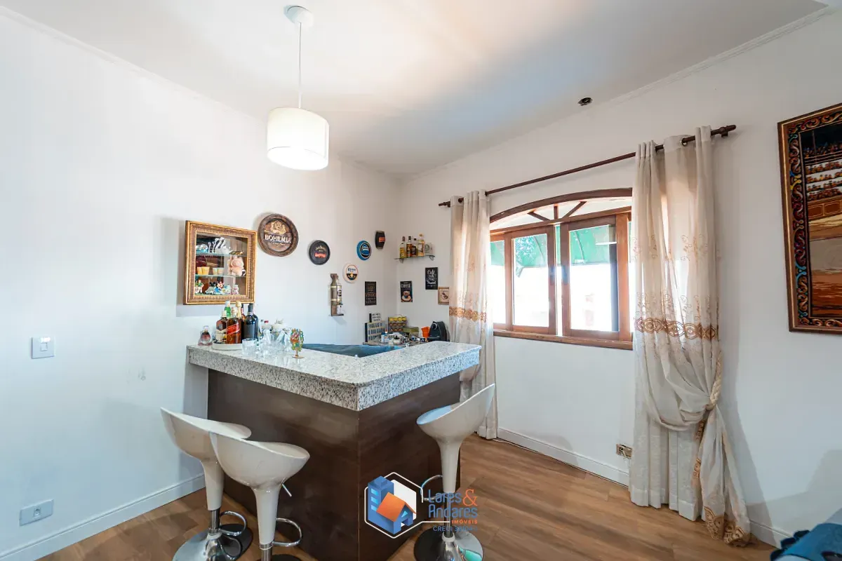 Imagem Casa para venda em Cidade Domitila com 3 quartos, sendo 1 suíte, 473m²