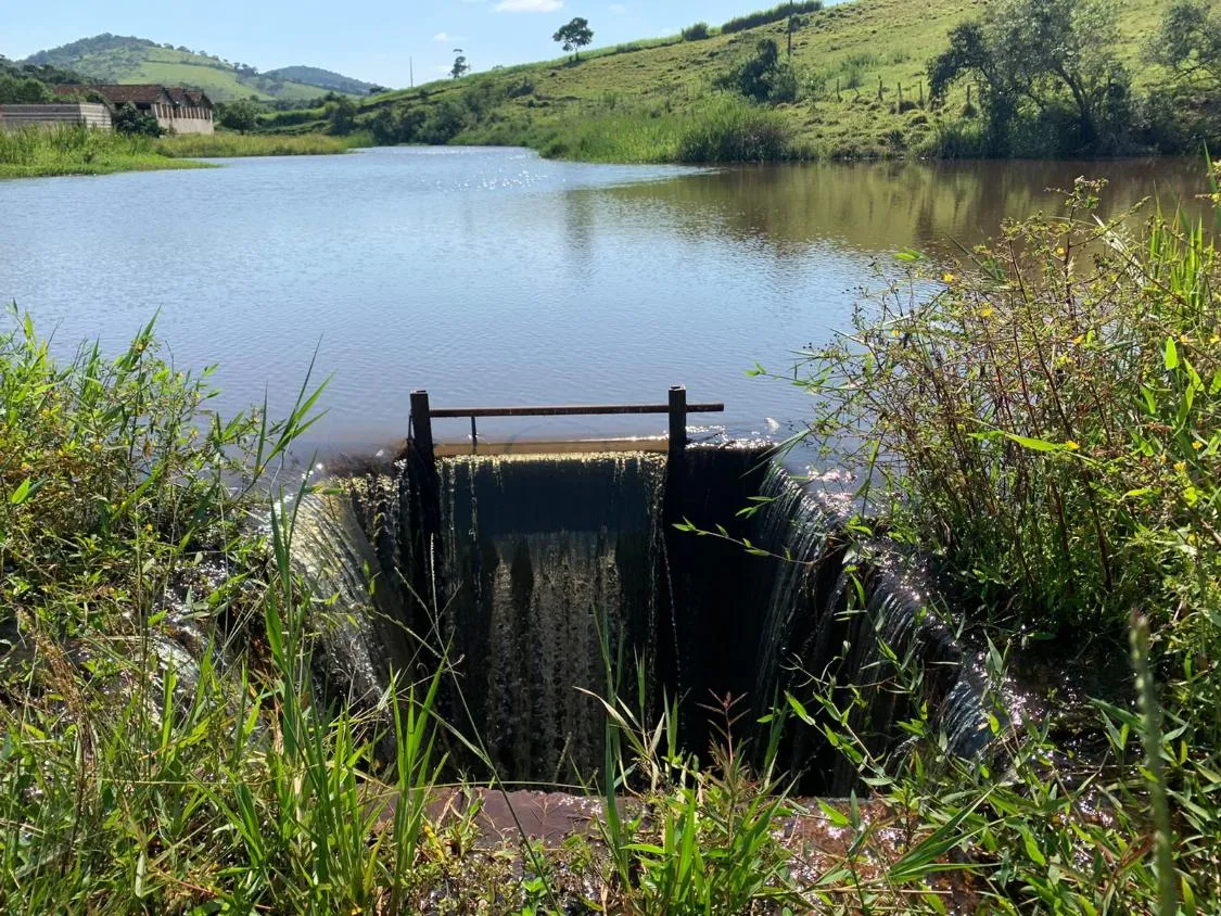 Imagem Vendo uma magnífica fazenda em Santo Antônio do Amparo/MG 318 hectares