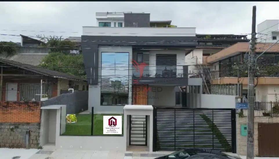 Imagem Casa à venda com 3 quartos sendo 3 suítes no Estreito/ Florianópolis, SC - Brasil