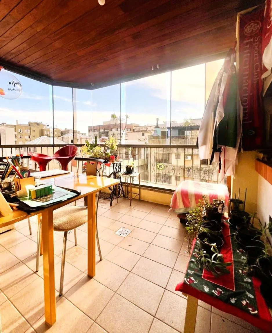 Imagem OPORTUNIDADE ÚNICA NO BOM FIM: APARTAMENTO 2 DORMITÓRIOS COM VAGA E ELEVADOR