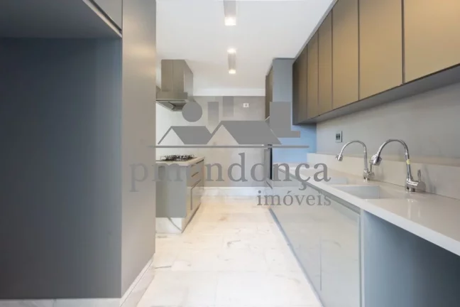 Imagem Apartamento à Venda em Perdizes todo reformado com 3 quartos e 2 vagas, 120m²