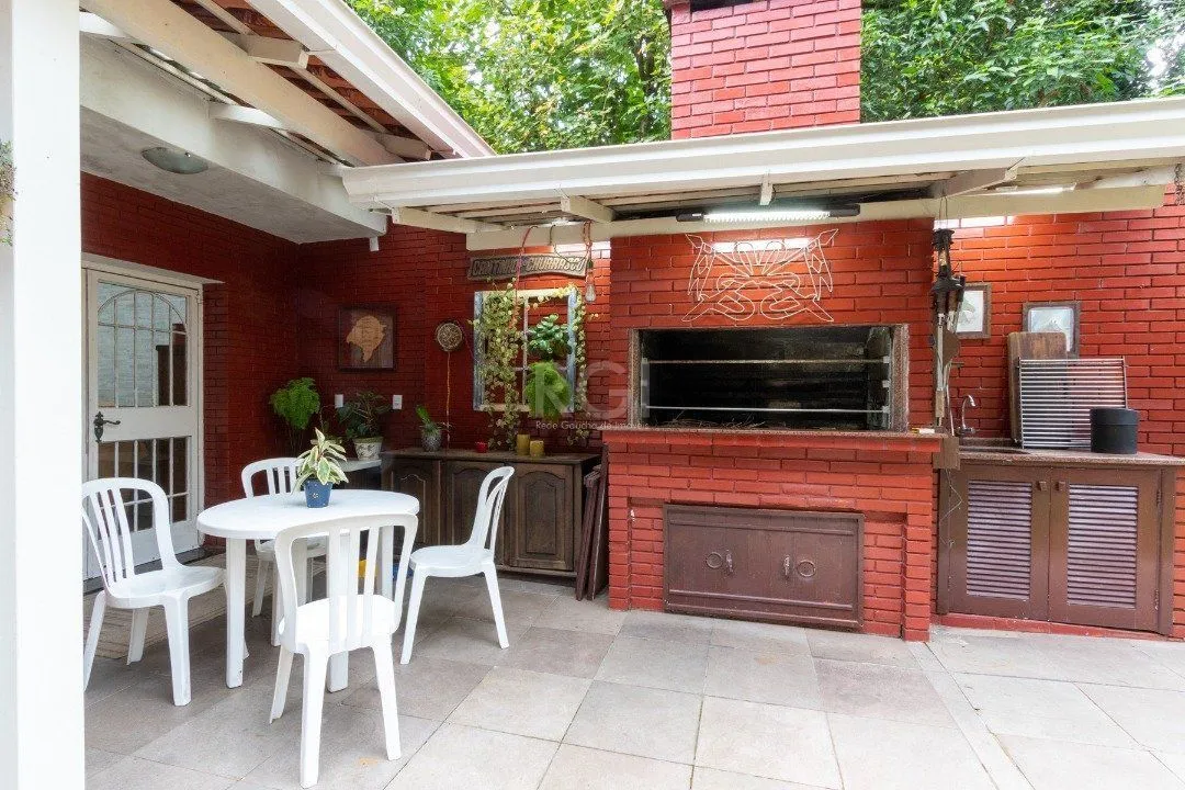 Imagem Casa para Venda - 300m², 4 dormitórios, sendo 2 suites, 4 vagas - Vila Assunção