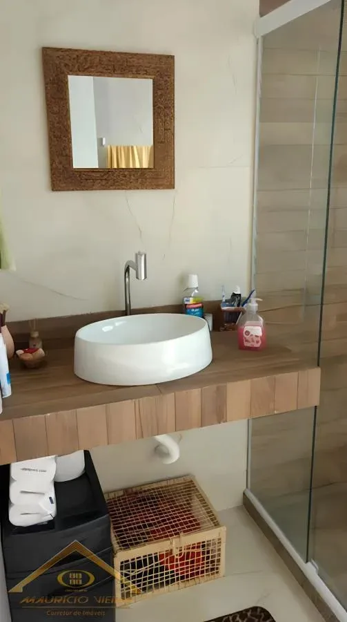 Imagem Casa em Condomínio para Venda em Cabo Frio / RJ no bairro Peró