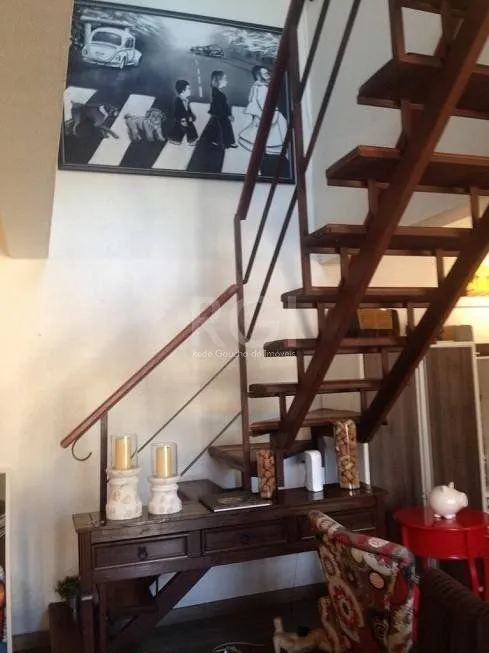 Imagem Casa para Venda - 130m², 3 dormitórios, sendo 2 suites, 6 vagas - Nonoai