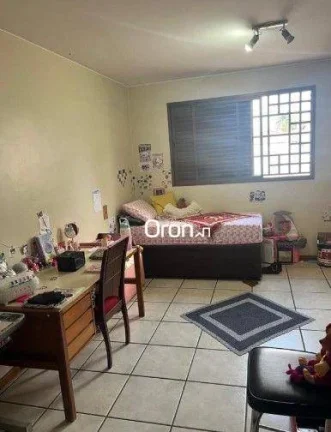 Imagem Sobrado à venda, 202 m² por R$ 850.000,00 - Setor Nova Suiça - Goiânia/GO