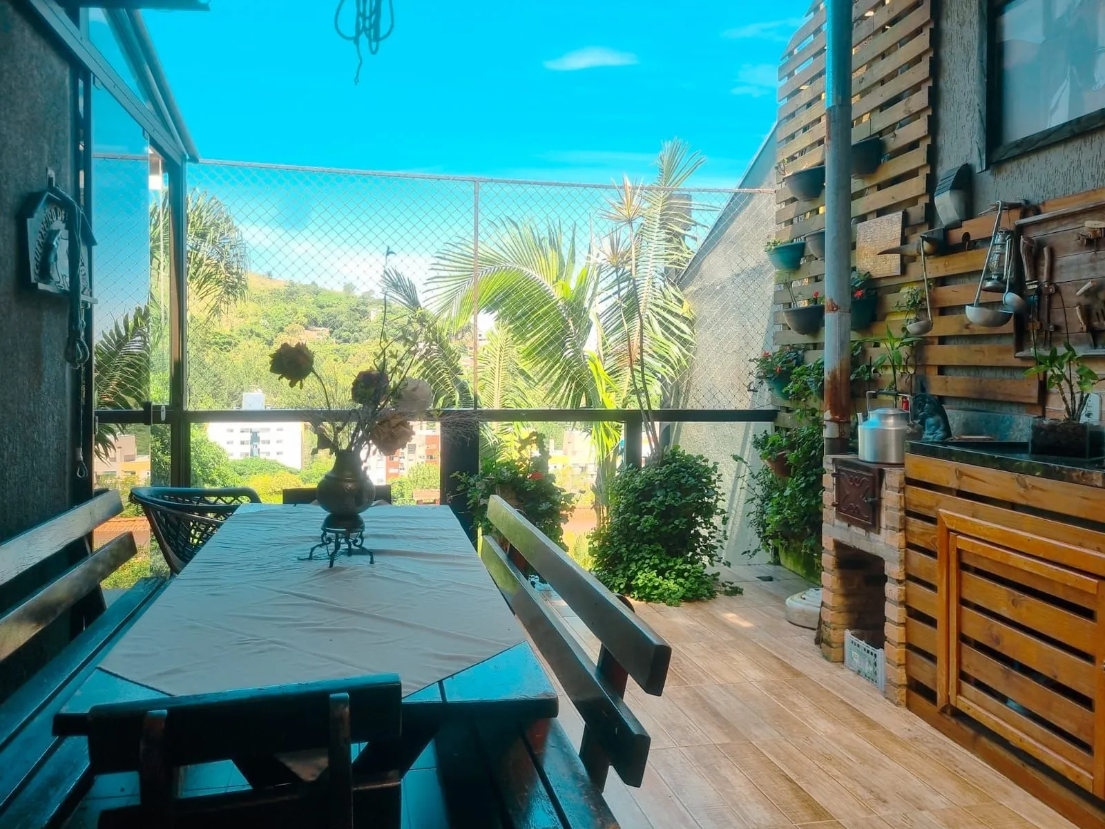 Imagem Casa Espetacular no Morro São Caetano (APAMECOR) - Vista privilegiada e muito conforto