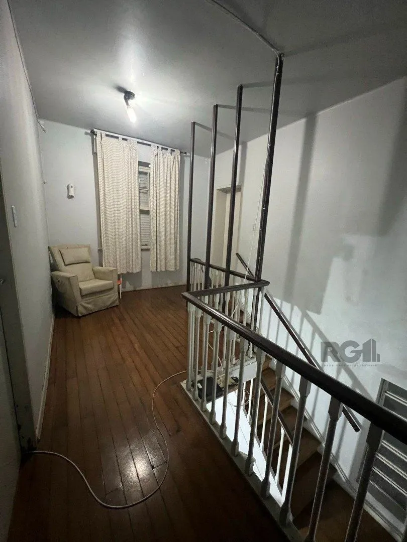 Imagem Casa em alvenaria, próxima à 24 de outubro, com a seguinte composição