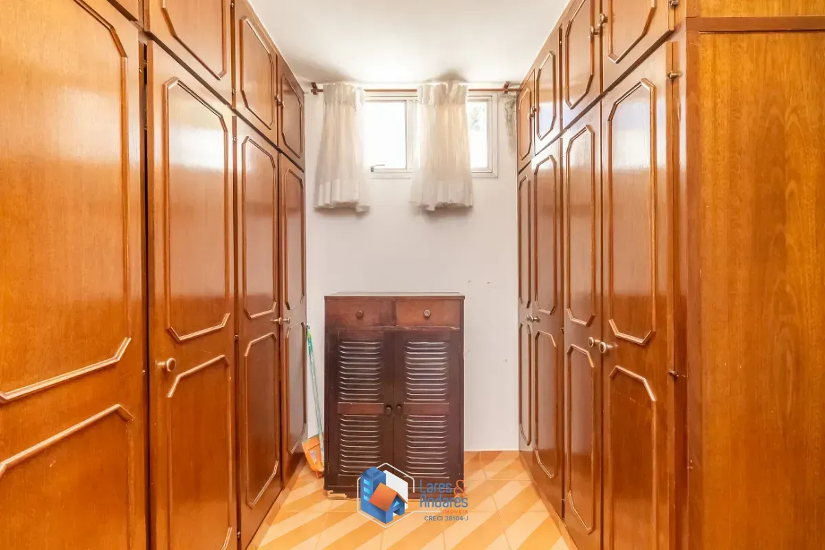 Imagem Sobrado para venda em Planalto Paulista com 3 quartos, sendo 3 suítes, 257m²