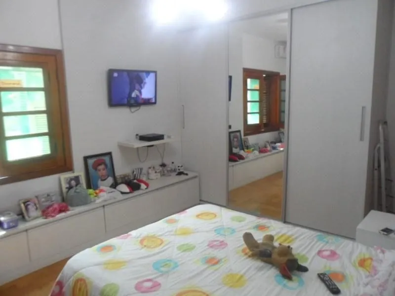 Imagem Sobrado à venda no condomínio Granja Olga III
