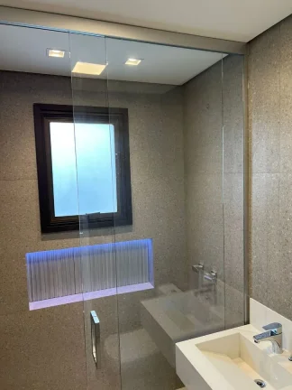 Imagem Apartamento de luxo no Morumbi: 4 quartos, 2 suítes, 3 banheiros, 5 vagas de garagem, 200m² - São Paulo-SP.