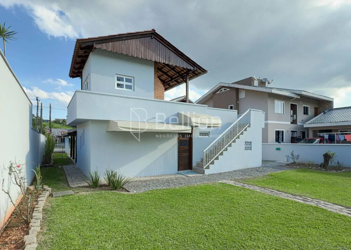 Imagem Casa com amplo terreno e área de festa no Bairro Nações, em Timbó