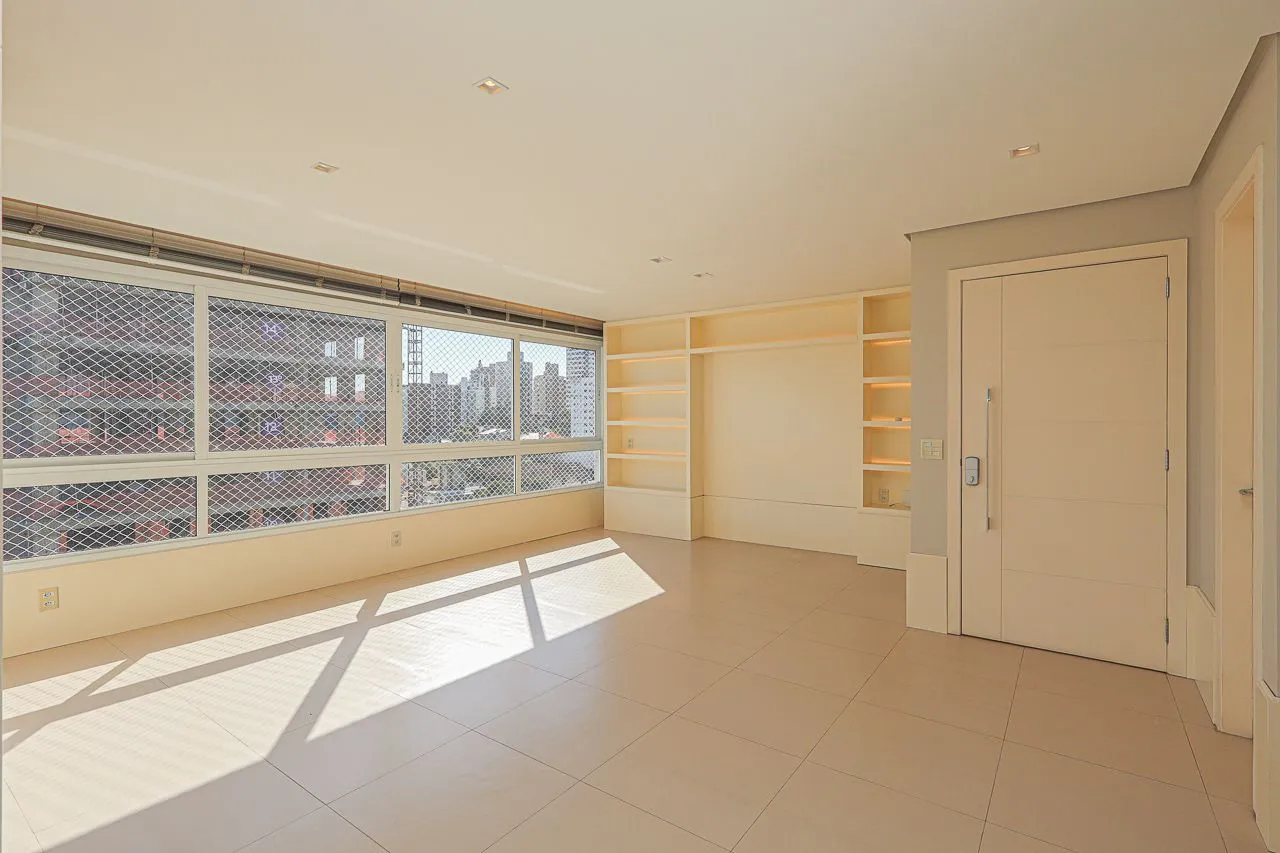 Imagem Apartamento de 3 quartos, 3 suítes, com 02 garagens individuais no Bairro Petrópolis, próximo a Encol.