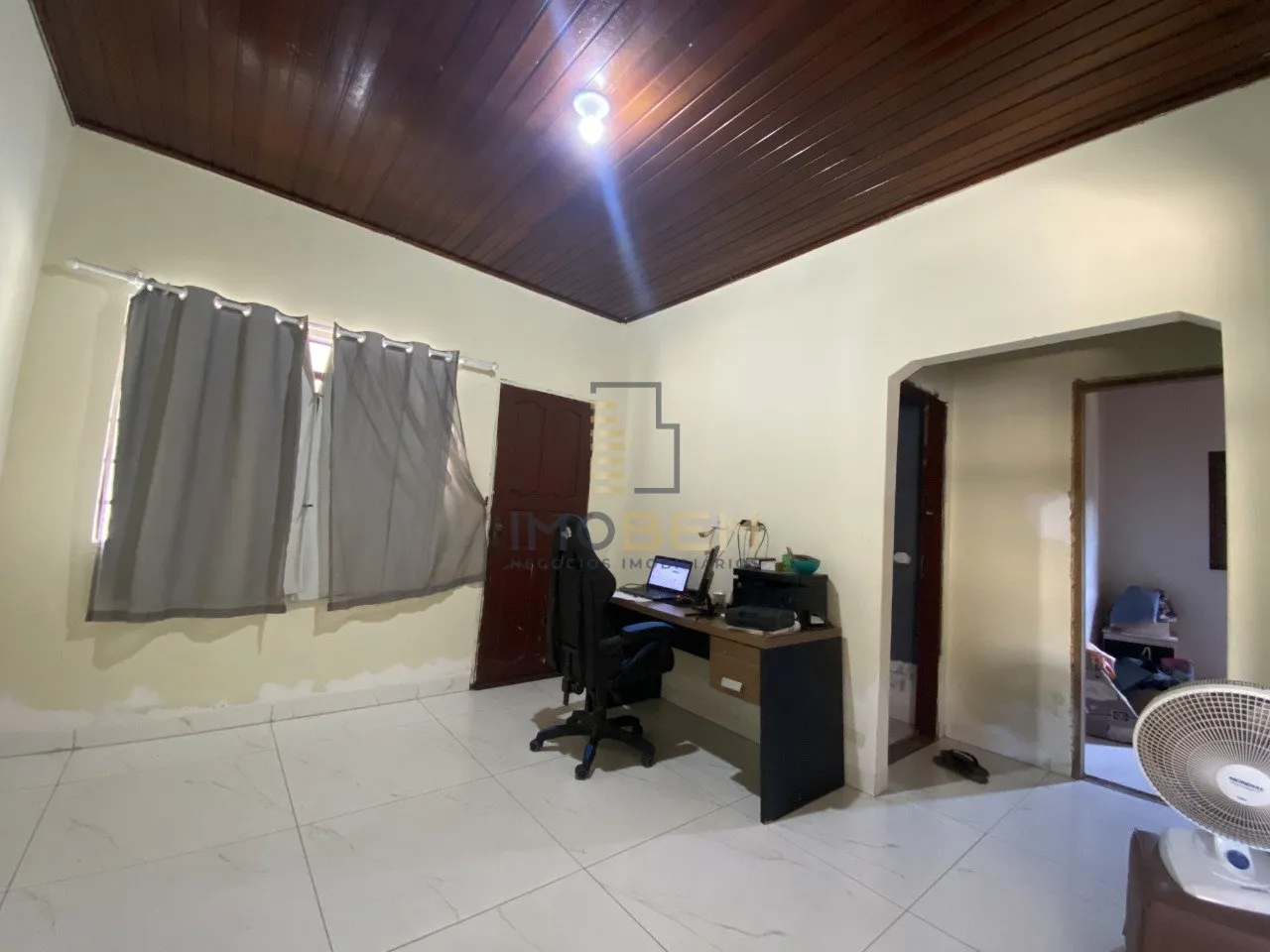 Imagem Linda casa disponível para venda no Setor Comercial de Sinop. 

Com 120 m² de área total, esta im...