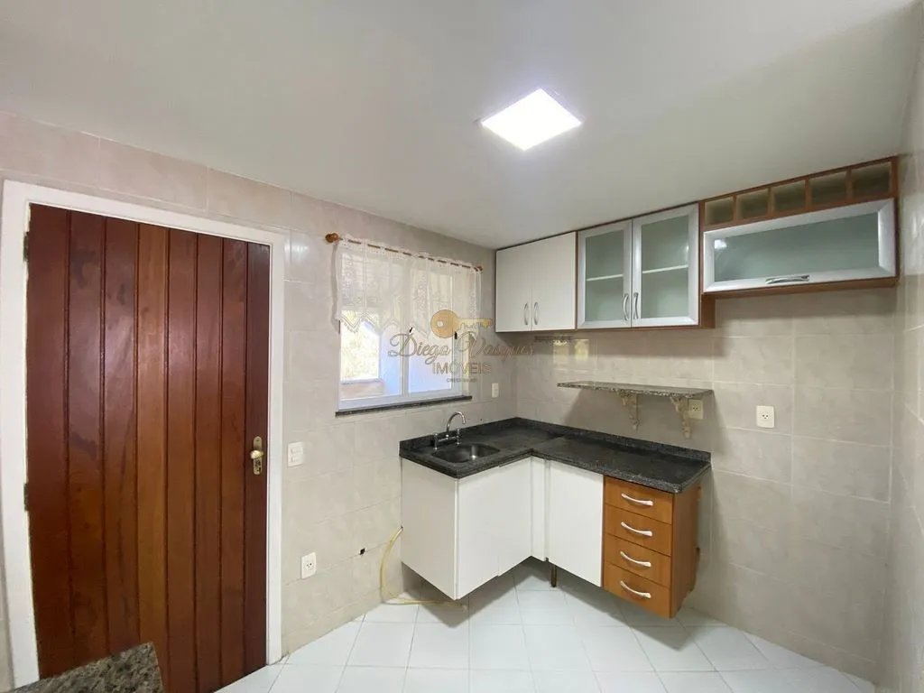 Imagem Casa em Condomínio para Venda em Teresópolis / RJ no bairro Granja Guarani