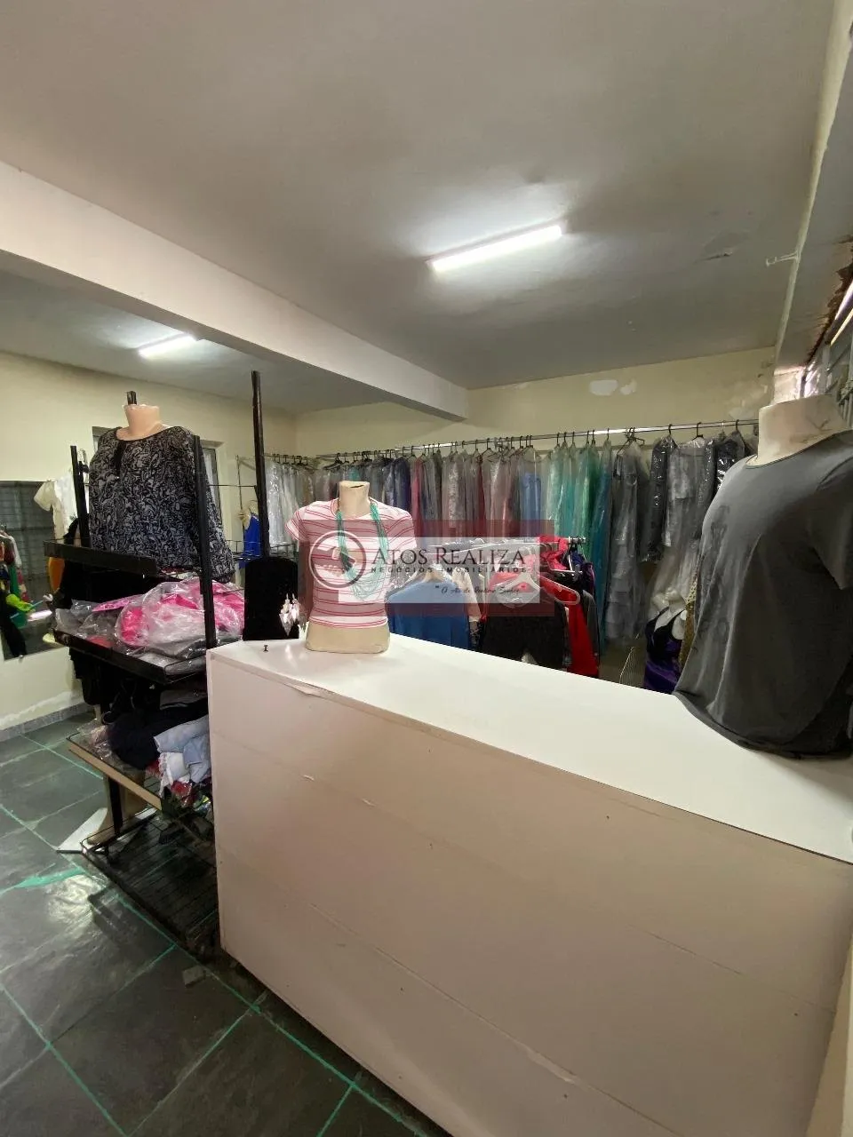 Imagem Vende Sobrado na Região do Sesc Interlagos, Sendo 3 Dormitorios, 2 Salas, 2 Banheiros, 1 Vaga de Garagem, Terraço com Churrasqueira, Imovel Bem Localizado, Proximo a Estação Grajau, Hospital Grajau, V