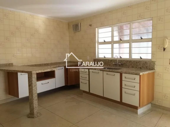 Imagem Casa à venda em Jardim Europa com 182m² 5 quartos, 4 vagas