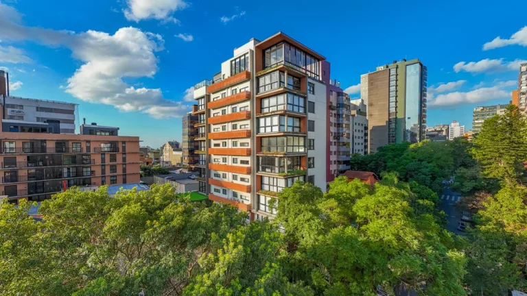 Foto do imóvel Apartamento à venda em Porto Alegre, Mont Serrat, com 3 quartos, 123,97m2 em Tito Lívio Zambecari