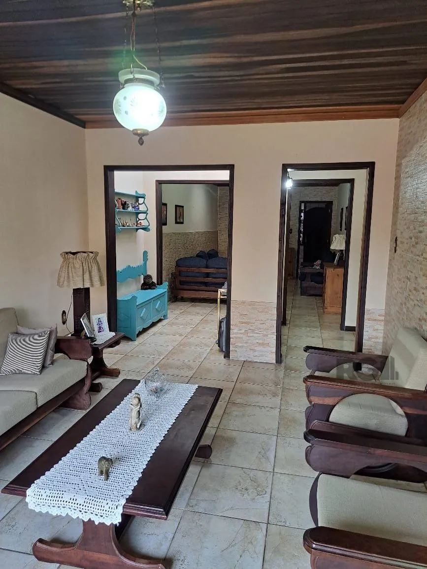 Imagem Casa 3 dormitórios, 1 suíte, vagas de garagem, Bairro Vila Marcia