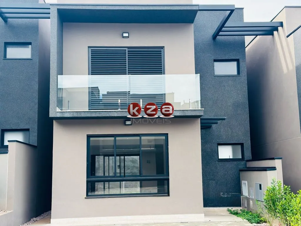 Foto do imóvel Casa de Vila à venda Próximo ao Colégio Porto Seguro em Valinhos-SP, 3 suítes, 2 salas, 4 banheiros, 2 vagas de garagem, 141m².