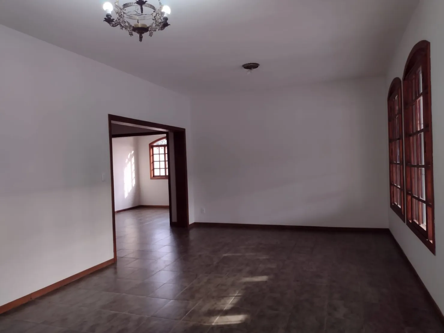 Imagem Casa à venda 3 Quartos, 3 Suites, 4 Vagas, 600M², Jardim Residencial Doutor Lessa, Pindamonhangaba - SP